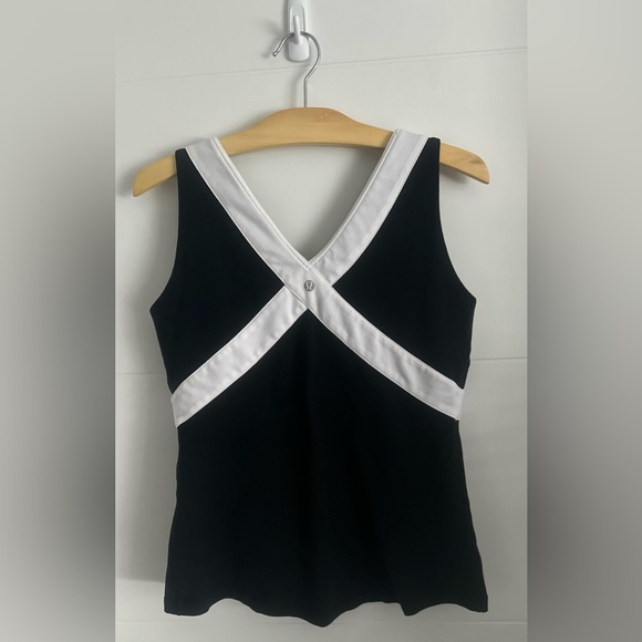 Lululemon Athletica Women’s Sleeveless Shirt - Picture 4 of 13